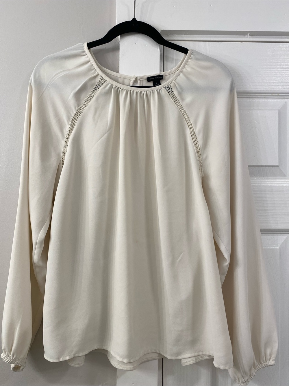 Ann Taylor Ivory/Cream Long-Sleeve - Size L